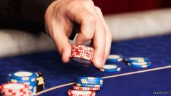 德州扑克玩得紧一些，还能在小级别盈利吗？