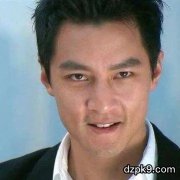 小口袋对、A小同花这种投机牌，没位置，怎么玩