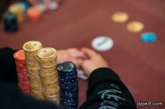 德州扑克小注额应该如何对抗过度激进的玩家