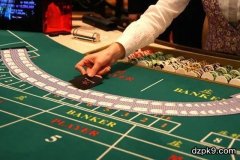 怎么挑选合适的德州扑克牌桌