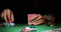 跟注翻牌圈check-raise后，面对一个转牌圈下注