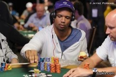 应该如何防御德州扑克中的三连注诈唬？