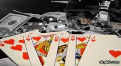 如何辨别对手是否在慢玩一手强牌？