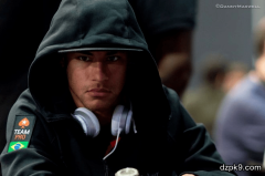 足球巨星内马尔收获冬季赛两个季军