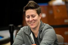 女鲨鱼Vanessa Selbst