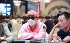 打德州扑克都带口罩，这还怎么玩？