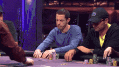 德州扑克比赛前期的松凶型打法