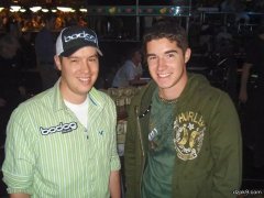 Grant Hinkle和Blair Hinkle扑克兄弟在德州扑克上的成