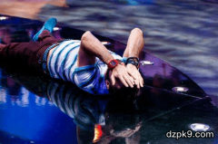 忽然对德州扑克失去热情，并觉得无聊