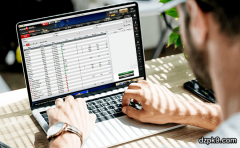 使用区块链技术的线上扑克室