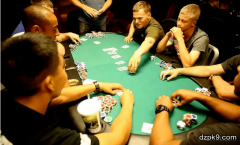 线上扑克和现场扑克哪个更好玩